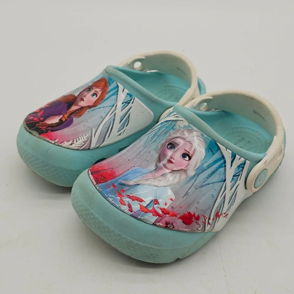 Toddler girl Crocs Disney  Frozen 2 Size 8 shoes